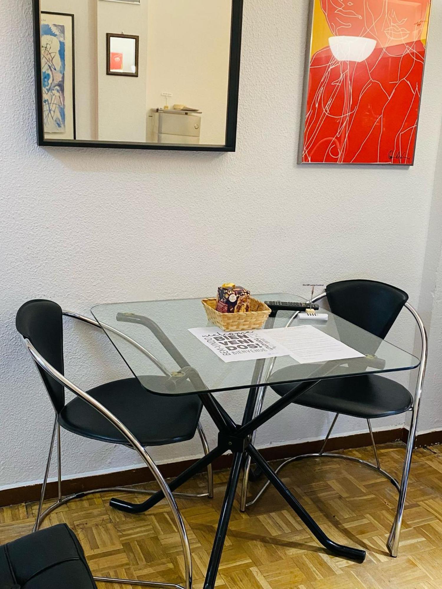 Elegante Loft En Chueca Apartment Madrid Bagian luar foto